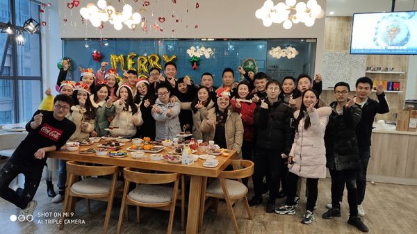 米小福12月25日，公司將舉行圣誕活動，誠邀你的參加。